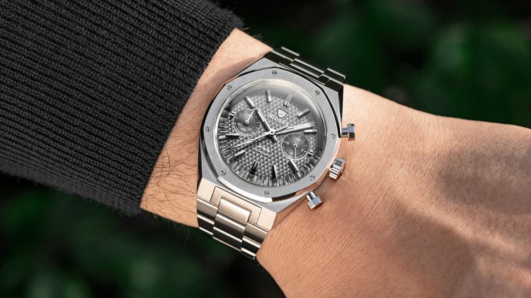 機能を載せても、バランスを崩さない着用感