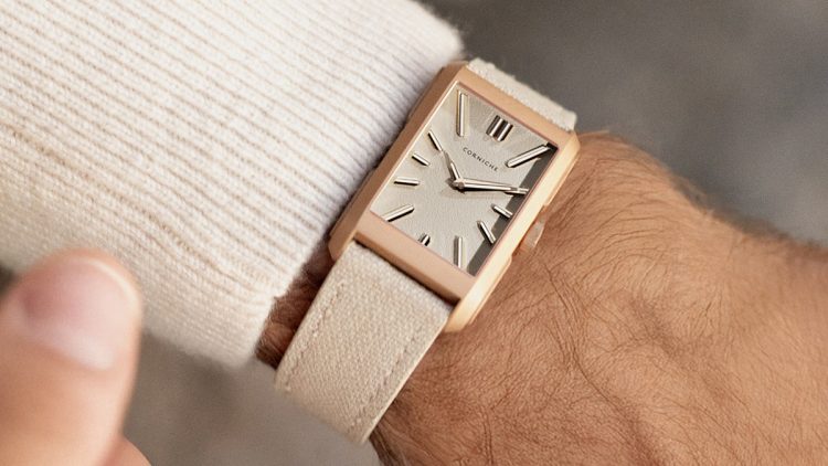 CORNICHE（コーニッシュ） Visionnaire Rose Gold Sand “ただのレクタングル”で終わらない理由