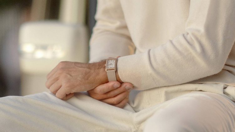 CORNICHE（コーニッシュ） Visionnaire Rose Gold Sand 帆布＝ラフ、ではない。表情と耐久のバランスが違う